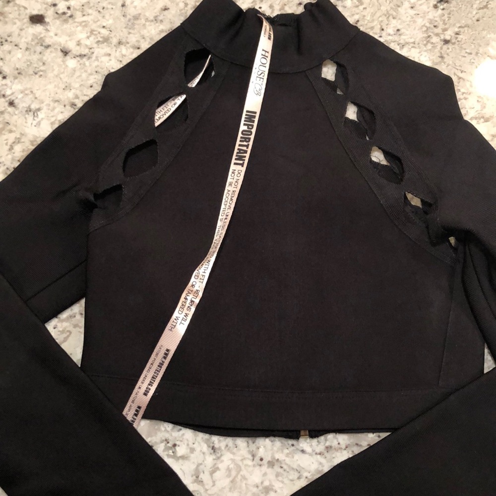 Bodycon long sleeve cut out top